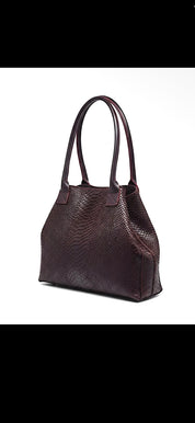 Väska i ormskinnspräglat skinn- LOLA Bordeaux