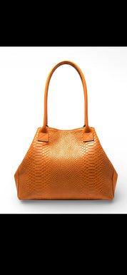 Väska i ormskinnspräglat skinn- LOLA Orange