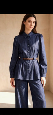 Figursydd Denim Skjorta med bälte- Diana