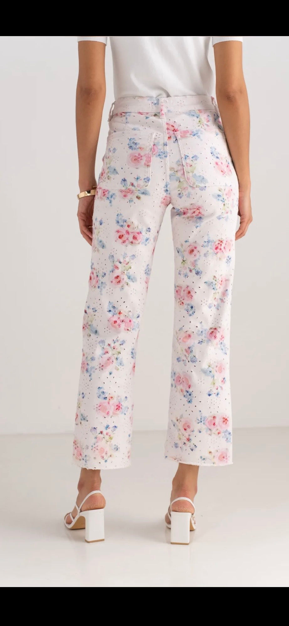 Vita Broderade Jeans med rosa blommor- Jenny