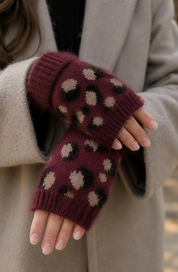 OBS. lev 11/9 .Leopard stickad Torgvante- Dunafka Bordeaux