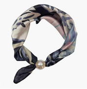OBS. lev 11/9 .Scarves med magnetpärla- CLOE 1036 Svart