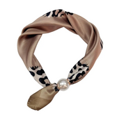 OBS. lev 11/9 .Scarves med magnetpärla- CLOE 1039 Beige