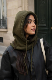 Stickad Balaclava/ Huva med knyt- Harriet Khakigrön