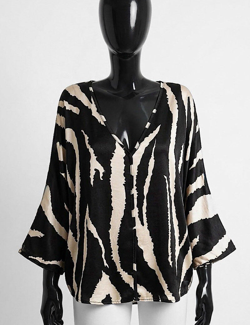 blouse-matty-imprime-en-viscose-satinee-effet-soie-fluide-et-romantiqu_noir_6a5550bc6cca9.jpg
