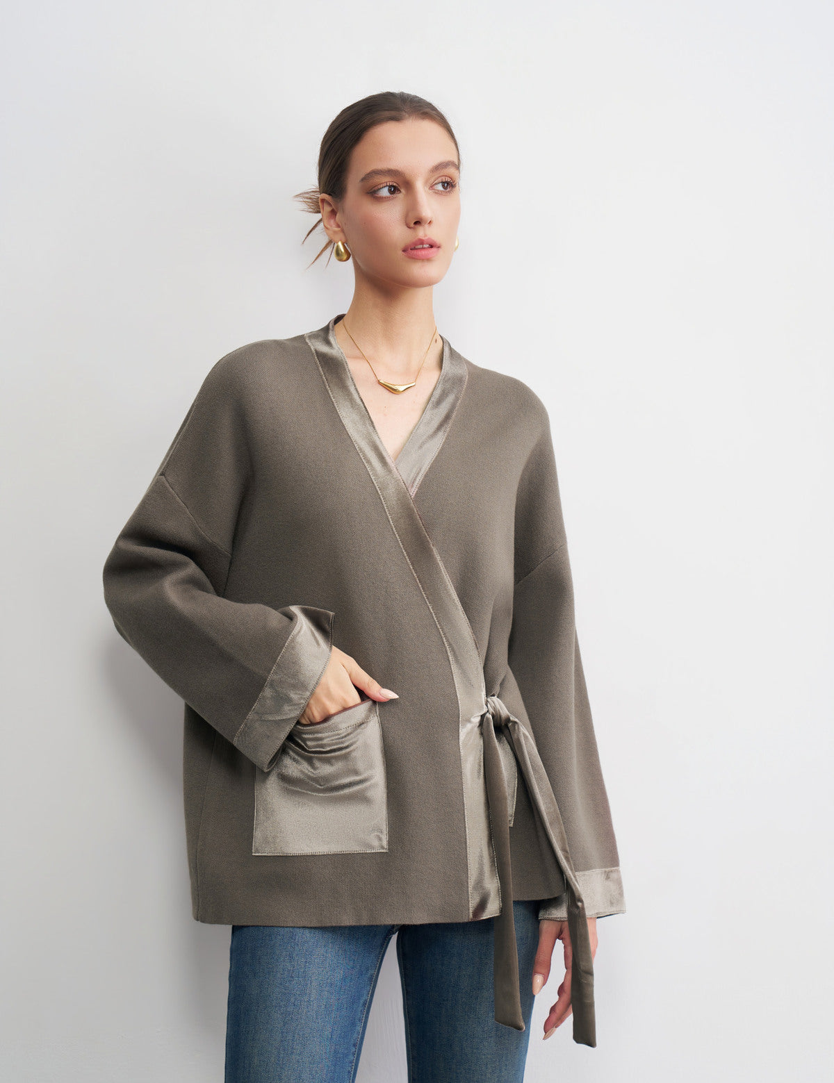cardigan-a-manches-longues-avec-fermeture-a-liens-et-decollete-en-v_marron-clair_6a89955211cdd.jpg