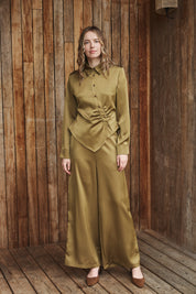 Satinblus med drapering- Sonja Grön