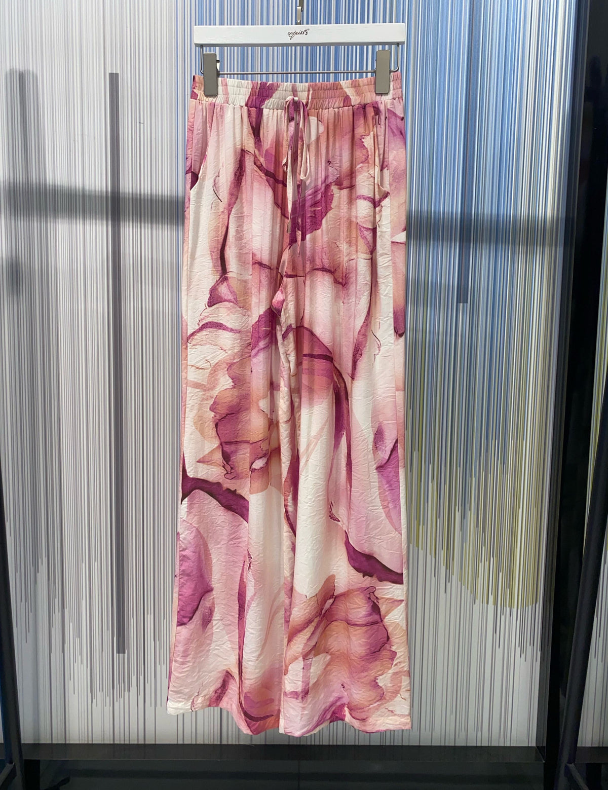 pantalon-fluide-imprime-abstrait_rose_67dfb9484b6e4.jpg