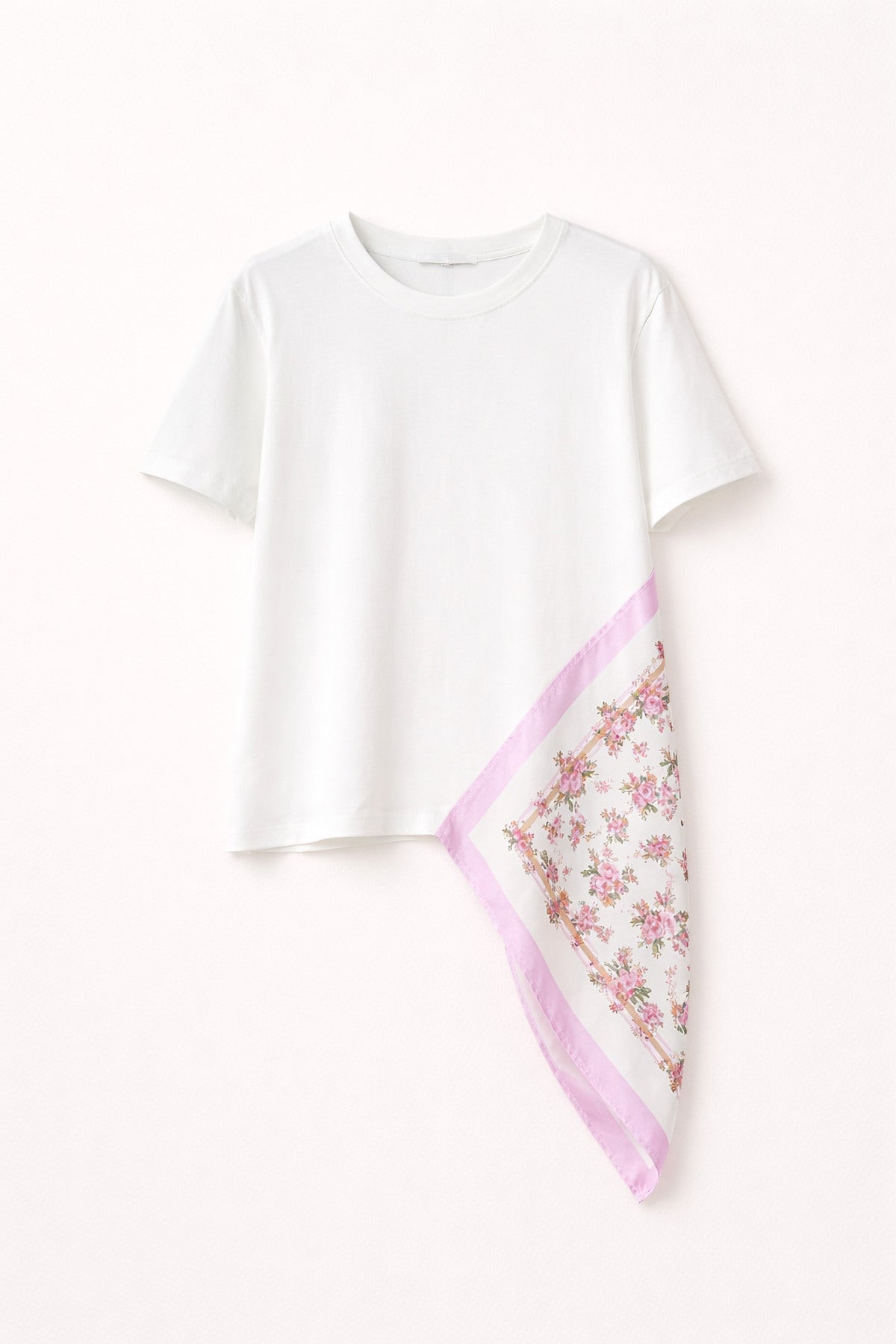 Asymmetrisk T-shirt med silkesdetalj- Minja Rosa